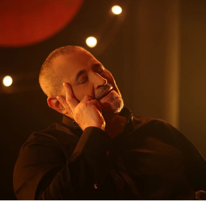 جورج وسوف يبكي على المسرح في أول حفل بعد وفاة نجله "كسرلي ضهرلي وديع".. والنجوم يدعمونه