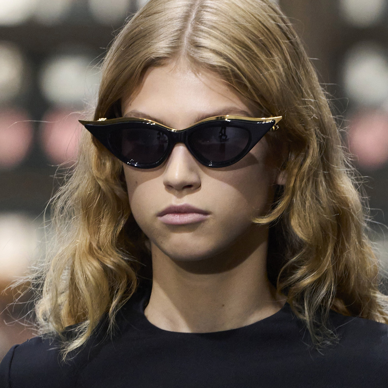 أحدث صيحات موضة النظارة الشمسية للنساء 2023