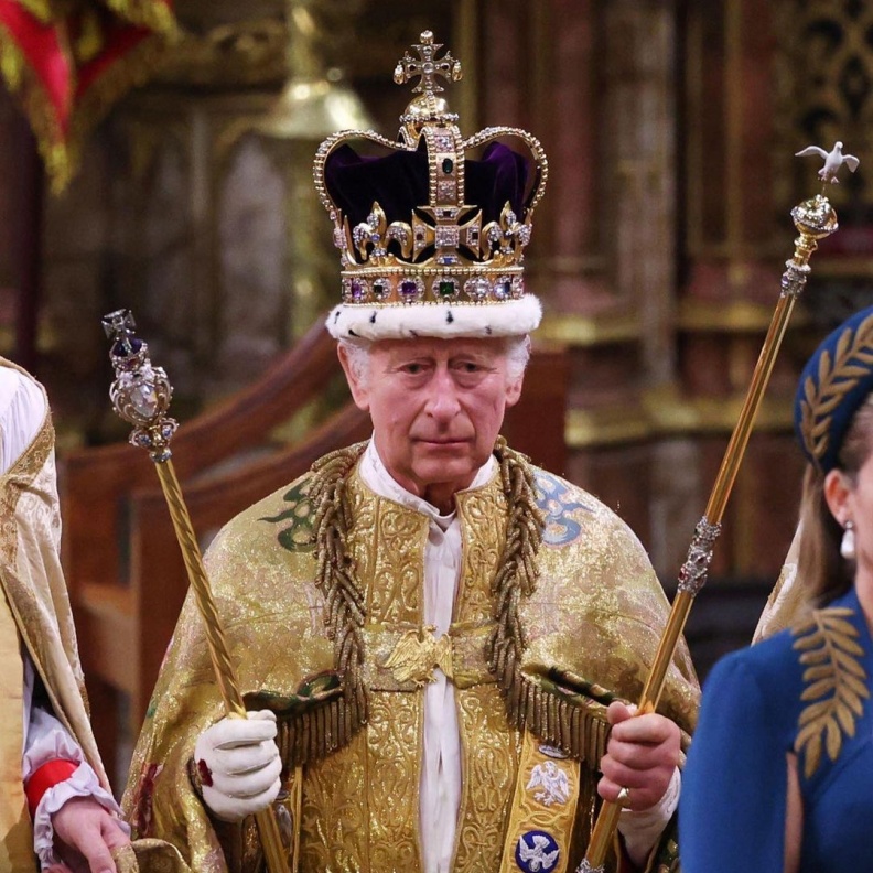 مجوهرات حفل تتويج الملك تشارلز