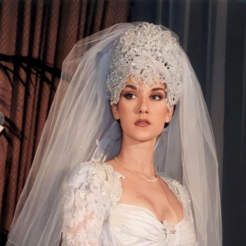 تعرفي على فستان زفاف سيلين ديون المبهر