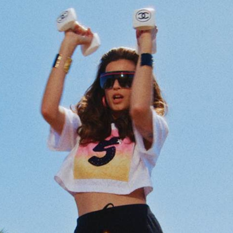 شانيل تشوّق عشاق الدار بفيديو عن مجموعة Cruise 2023 