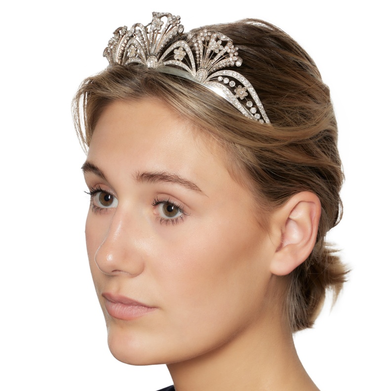 أجمل المجوهرات النبيلة والأنتيك في مزاد سوذبيز Fine Jewels & Watches