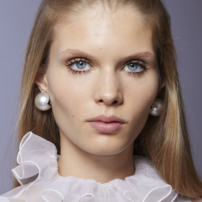 أجدد مستحضرات الماسكارا المضادة للماء في العطلة