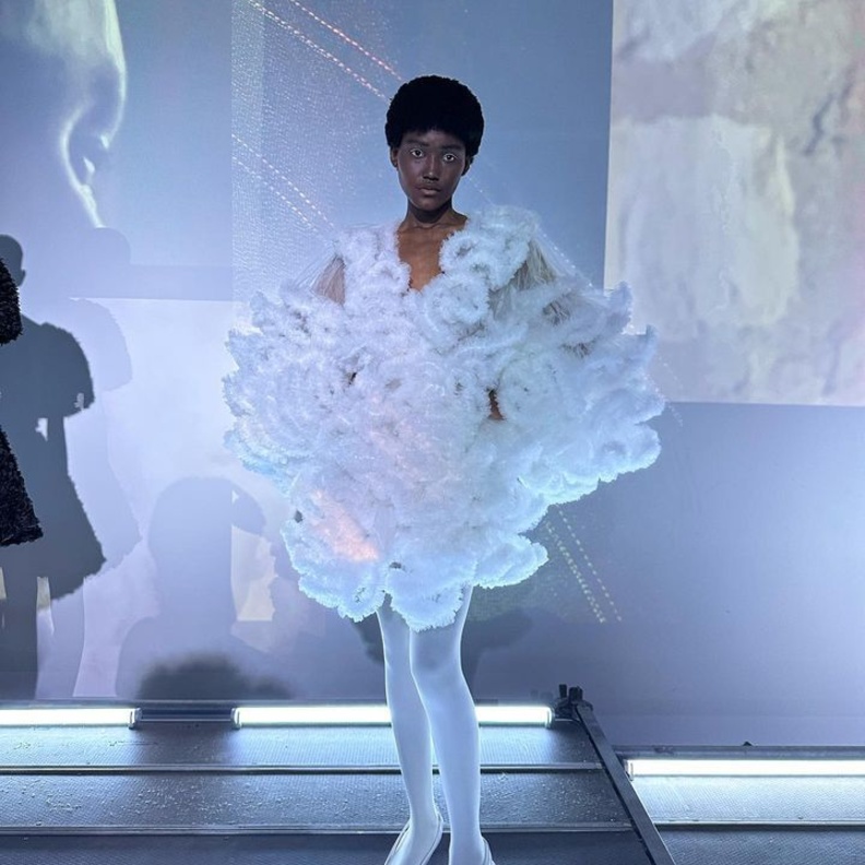 100 براند سعودي في باريس.. عرض أزياء خاص للعلامات السعودية يخطف الأنظار