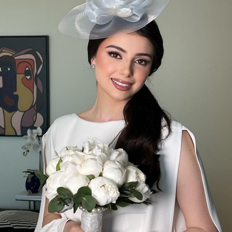 إطلالة جمالية كلاسيكية لـ ماريتا الحلاني في أولى صور زفافها وهذه تفاصيلها