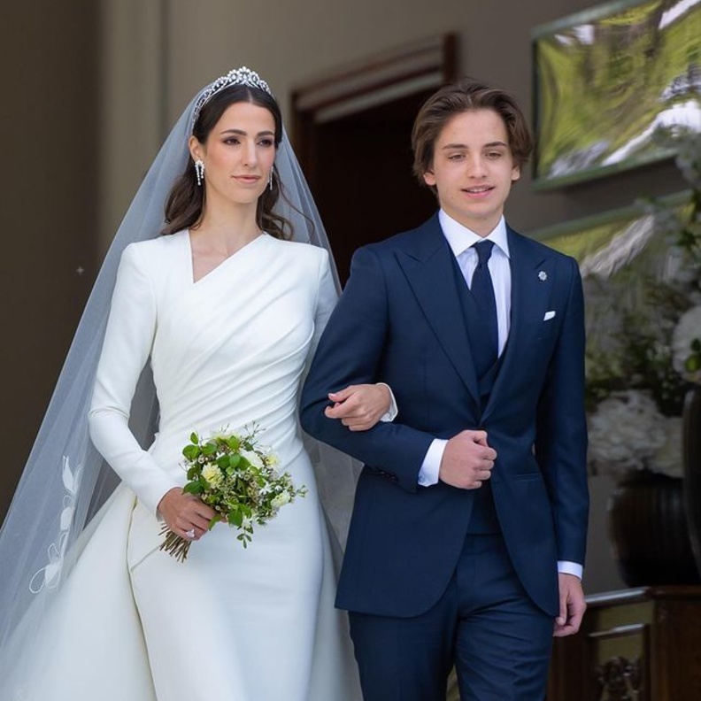 بتوقيع ايلي صعب اطلت الأميرة رجوة الحسين