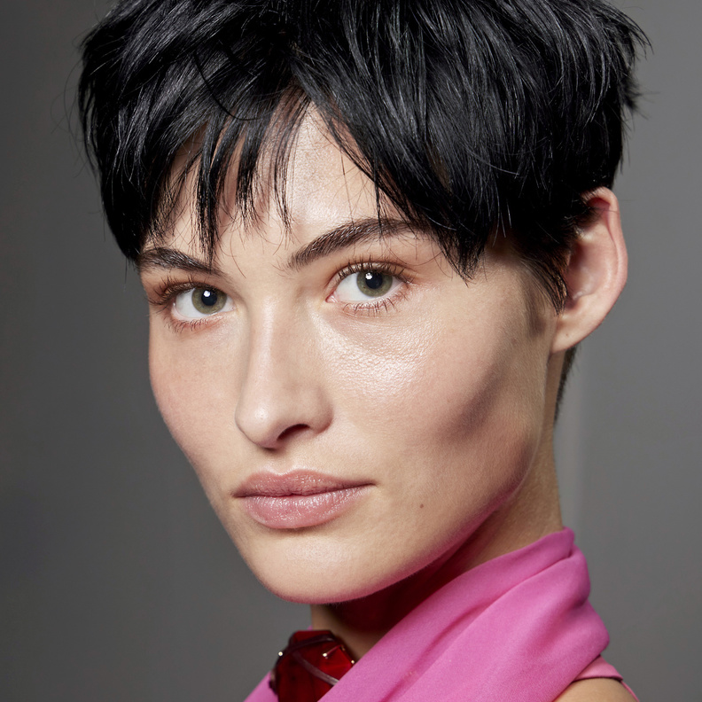 مكياج السفر الذي تحتاجينه لإطلالة مثالية أثناء العطلة