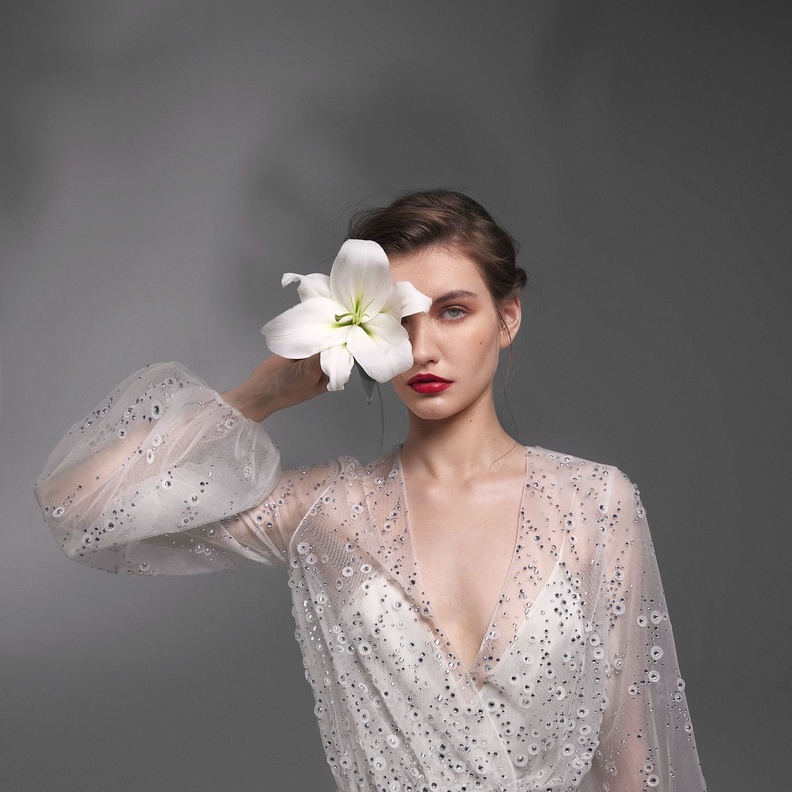 تصاميم شفاف لعروس 2024 من رامي العلي