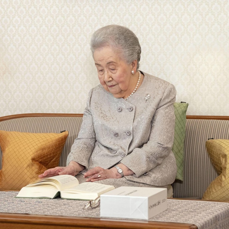 تعرفي على أكبر أفراد العائلات الملكية سنا على وجه الأرض