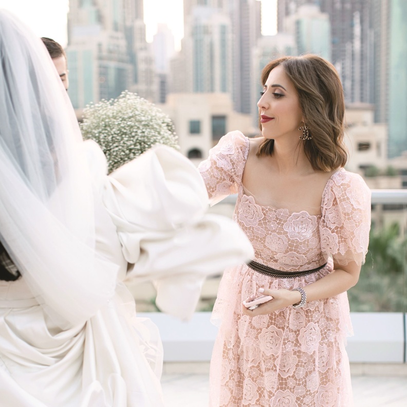 زينب الصالح مع عروسها