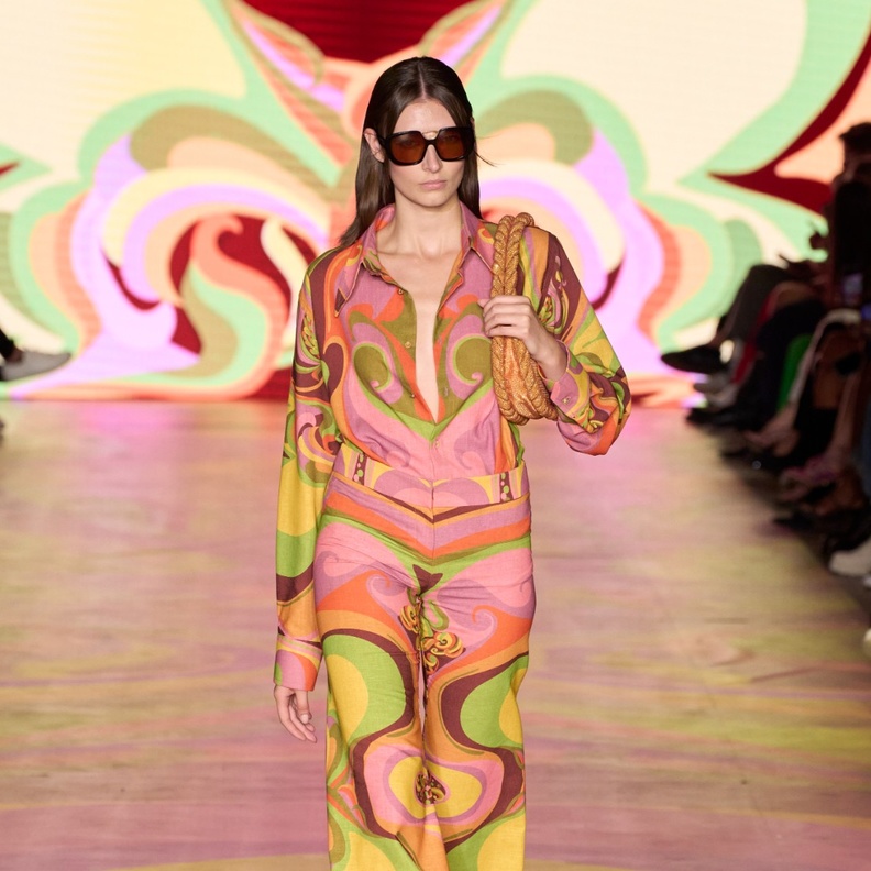 7 دور أزياء استوحت إطلالاتها من الأسلوب الكاليفورنيّ لربيع وصيف 2023 