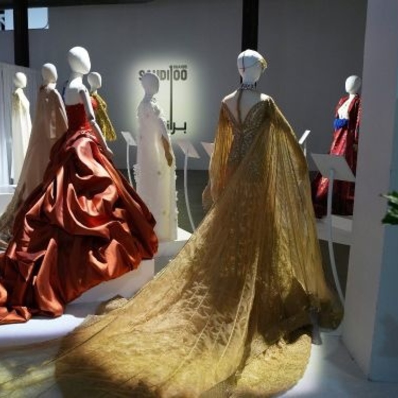 محطة عالمية جديدة.. 100 براند سعودي في أسبوع الموضة في باريس