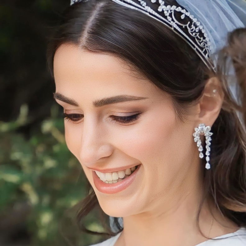 خبير تجميل الأميرة رجوة الحسن Robert Sesnek يكشف ل"هي" أسرار مكياج زفافها في حوار حصري  