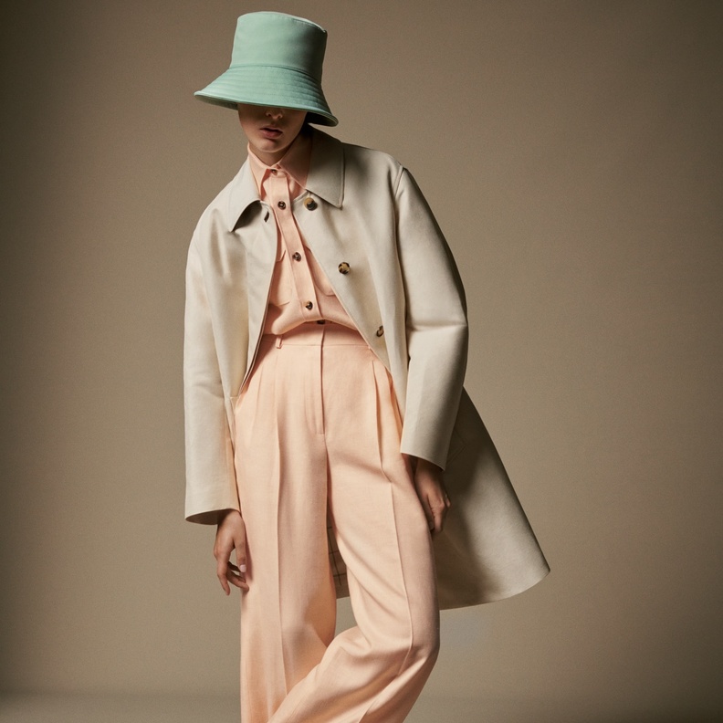 هل تختفي الشعارات قريبًا من عالم الموضة 