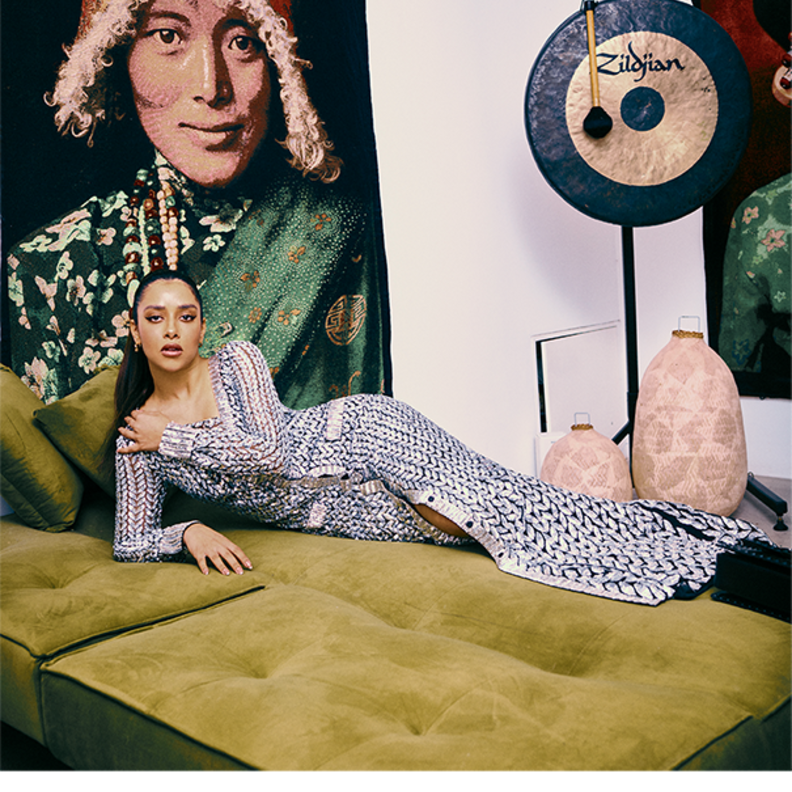 محاور المشاهير عدنان الكاتب يحاور النجمة بلقيس: أرحب بالحب وبشدة!