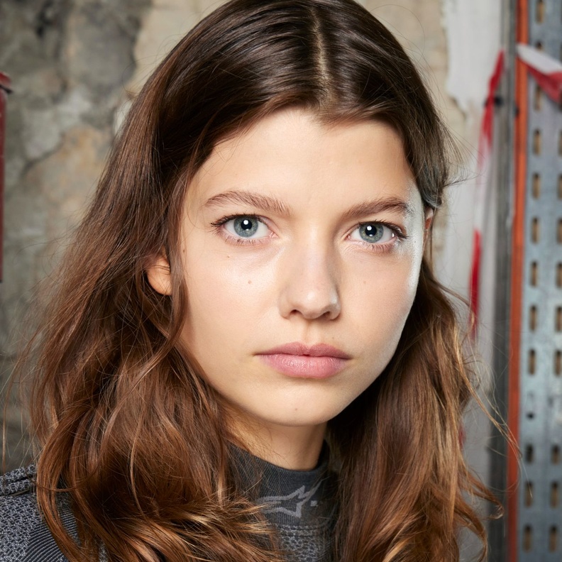 ألوان صبغات شعر بنية اختاريها قبل حلول عيد الأضحى .. صيحة تجدّد جمالك في الصيف