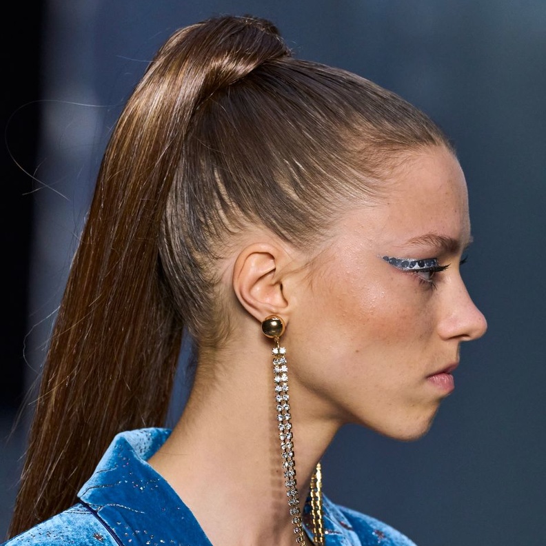 صيحات شعر ذيل الحصان العالية من دار Halpern