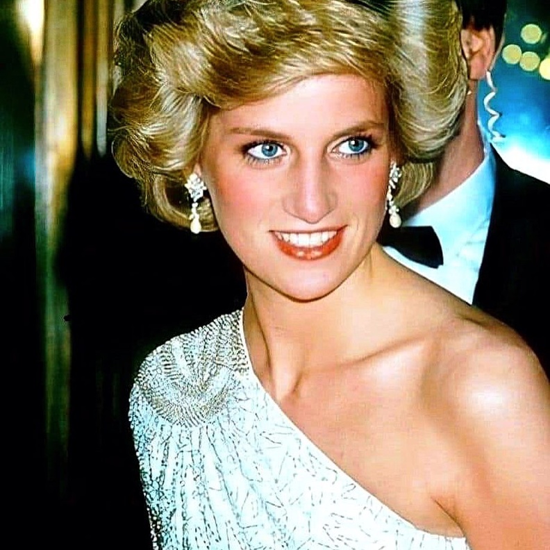 ما هي القطعة الأشهر في صندوق مجوهرات الأميرة ديانا الذي لا يٌقدر بثمن؟