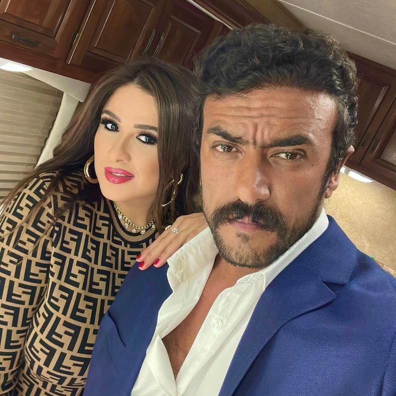 ياسمين عبد العزيز وأحمد العوضي