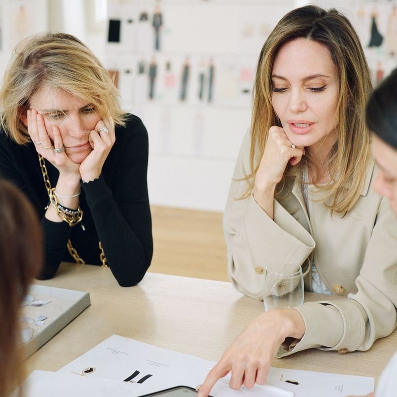 Chloé و Atelier Jolie تجتمعان على ابتكار مجموعة مستدامة... وأزياء أنجيلينا جولي مصدر إلهام أساسي