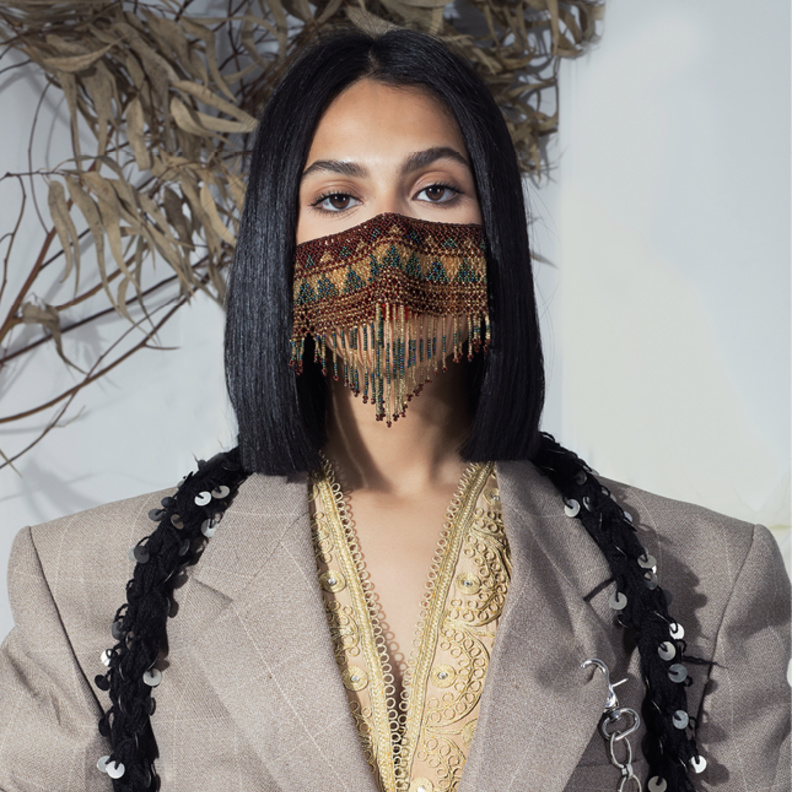 الفنانة المغربية منال