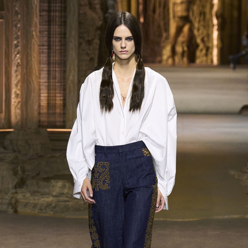 ملابس يمكنك ارتداؤها في المكتب بعيداً عن الكلاسيكية