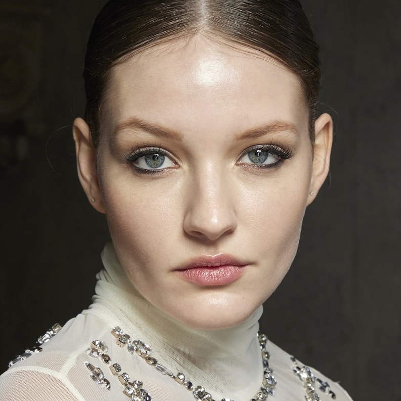 عطور نسائية فخمة لفتتنا بروائحها الفريدة تناسب عيد الأضحى 2023.. إليك ميزاتها