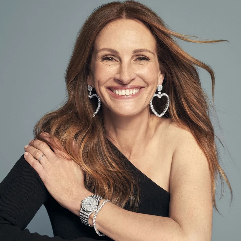 تشكيلة حالمة من الساعات النسائية بميناء أزرق فاخر