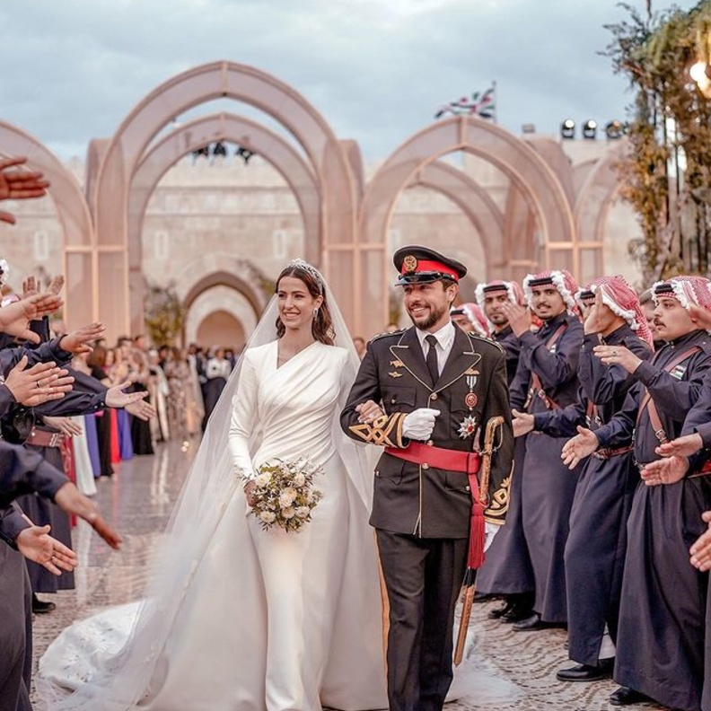 كيف بدت مراسم زفاف ولي العهد الأردني في قصر الحسينية؟