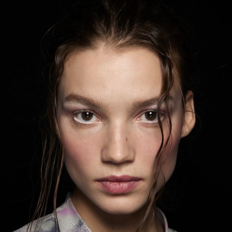 تقنية تسحيج الجلد تمنحك بشرة خالية من الشوائب ..إليك كل المعلومات عنها