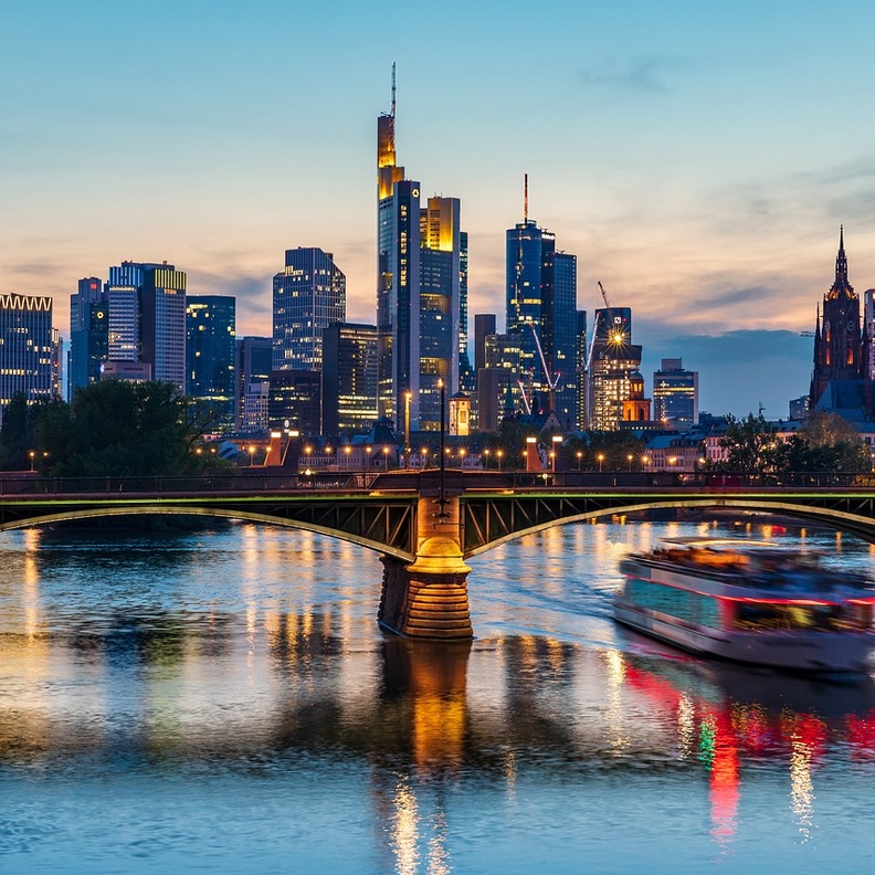 أجمل وجهات سياحية في فرانكفورت لعطلات الصيف بواسطة pxel_photographer