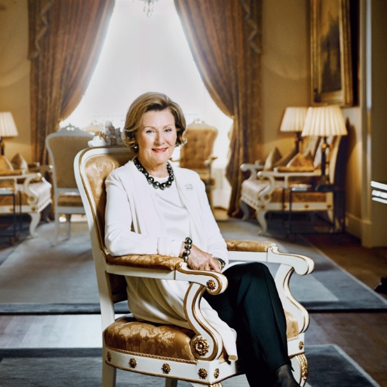 أشهر تيجان ملكة النرويج الملكة سونيا