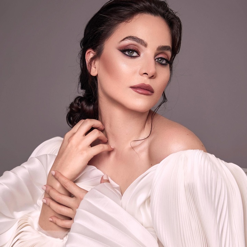 مزيّن الشعر ميشالزيتون لـ "هي": نتجّه نحو حقبة التسعينات بتفاصيل موضة العروس