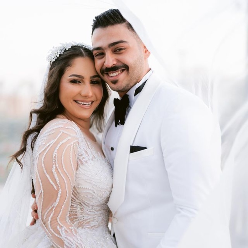 اطلت ياسمينا العلواني بإطلاتين مختلفتين خلال حفل زفافها