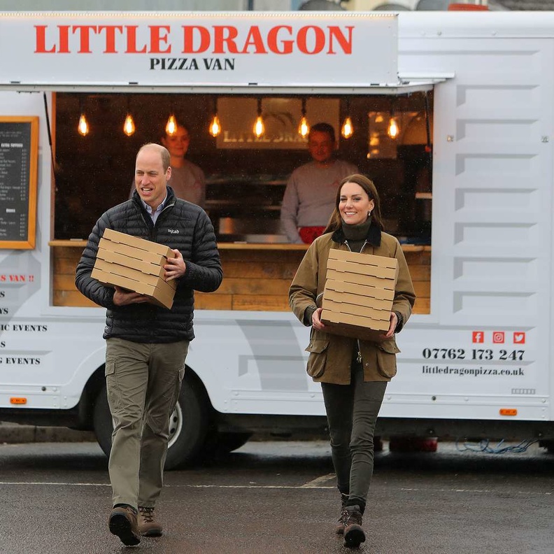 مناسبات أظهر فيها أفراد العائلة المالكة البريطانية حبهم للبيتزا