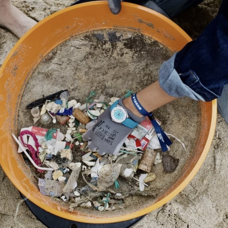 دار Breitling تتعاون مع  مؤسسة Surfrider من أجل محيط أكثر نظافة وصحة