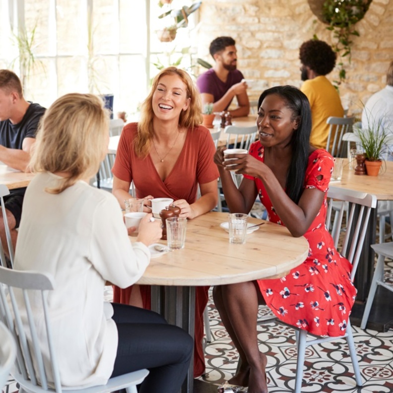  تجارب طعام مميزة مع الصديقات