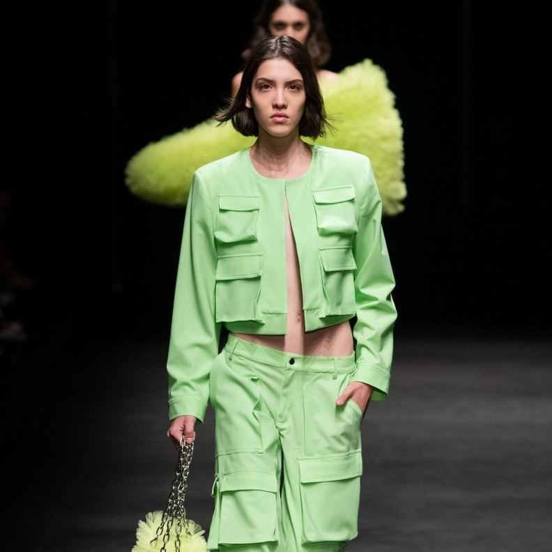 7 عروض شاهدنا فيها إطلالات ذات جيوب لموسم ربيع وصيف 2023