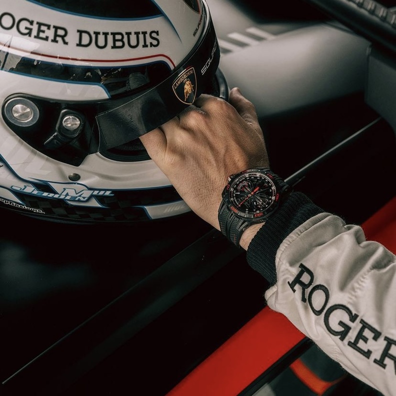 ساعة مستوحاة من عالم الرياضة والسيارات 