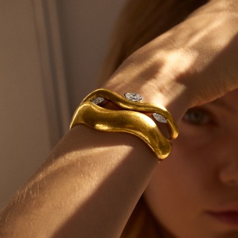 سوار Marquise المرصع بالألماس من بيل بيرون Bel Perron