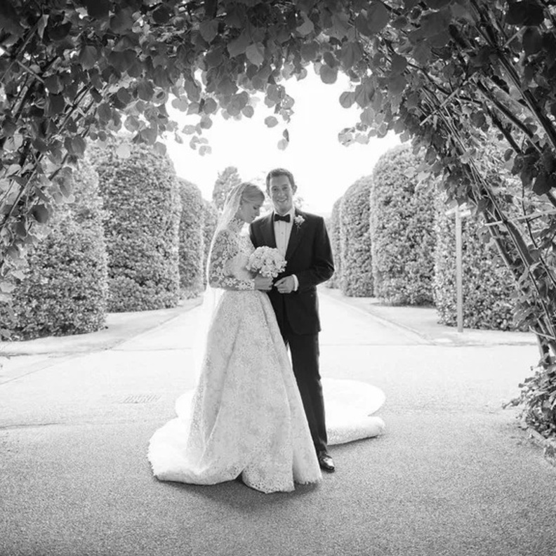 للعروس اكتشفي اناقة أروع إطلالات زفاف النجمات من فالنتينو