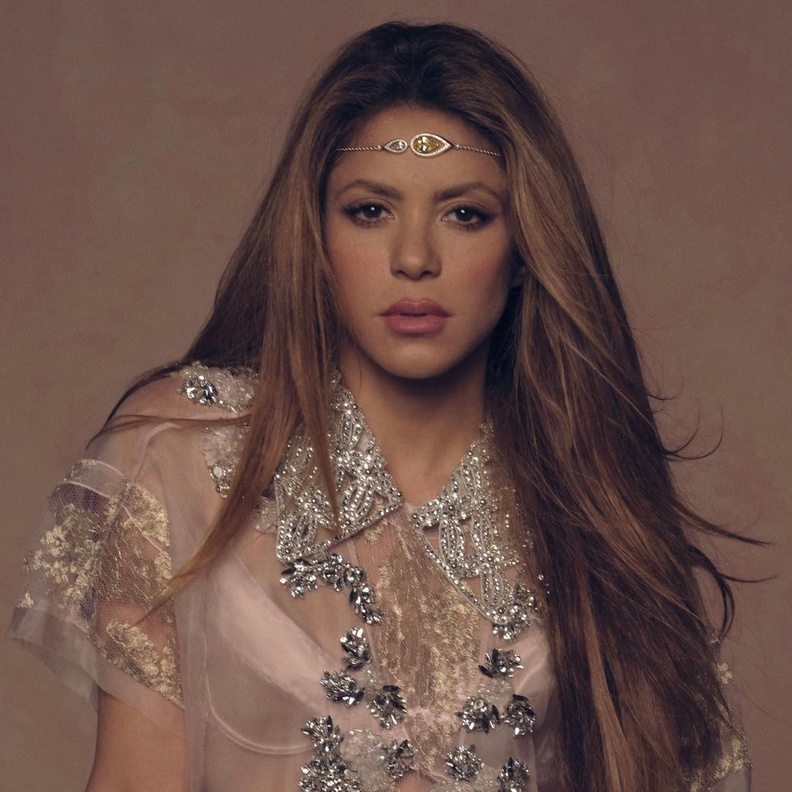 كيف عكست تصاميم مجوهرات شاكيرا Shakira شخصيتها؟