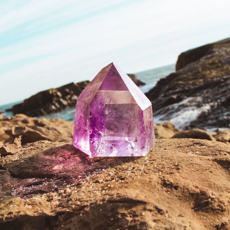 يبدّد الجمشت مشاعر الحزن