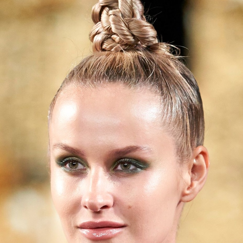 8 طرق للحفاظ على شعر صحي وتقليل إفراز الدهون  أثناء التمارين الرياضية