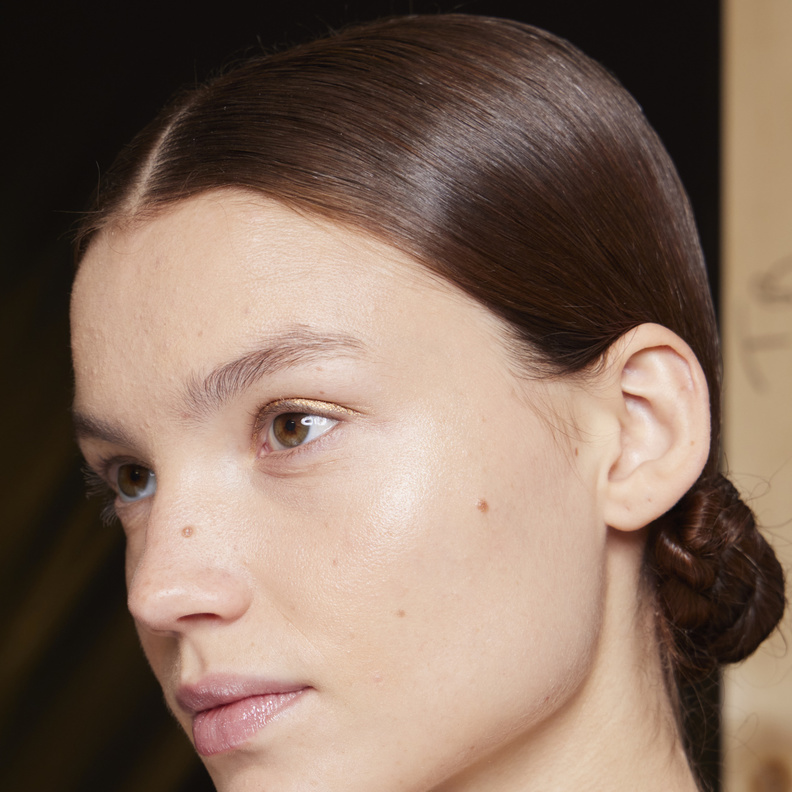 احصلي على خط فك منحوت من خلال تقنيات تجميلية غير جراحية