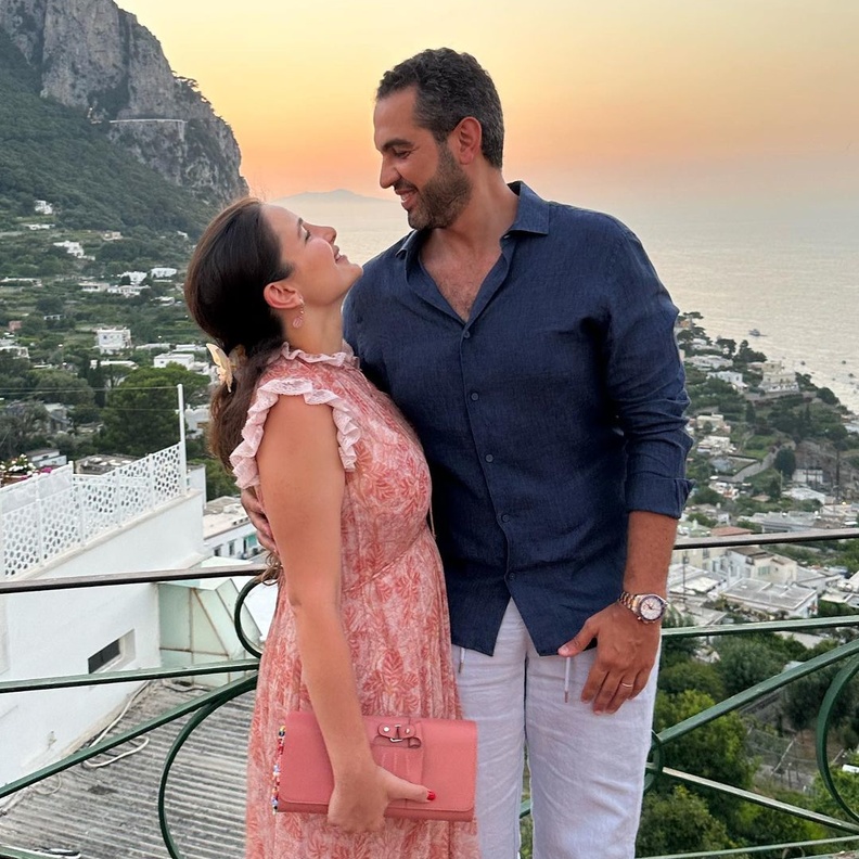 شام الذهبي وزوجها في إيطاليا