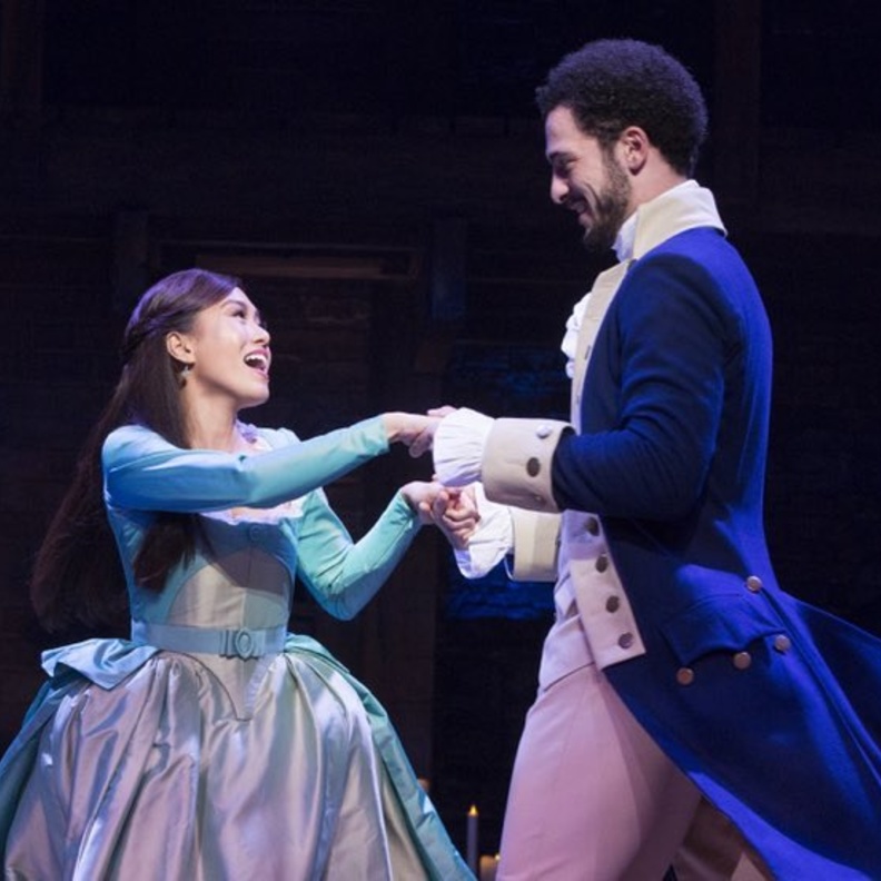 صناع مسرحية "هاملتون" يكشفون عن طاقم التمثيل المشارك في الجولة العالمية للمسرحية 