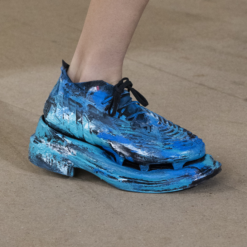 أبرز موديلات أحذية رياضية رائجة لإطلالاتك المقبلة