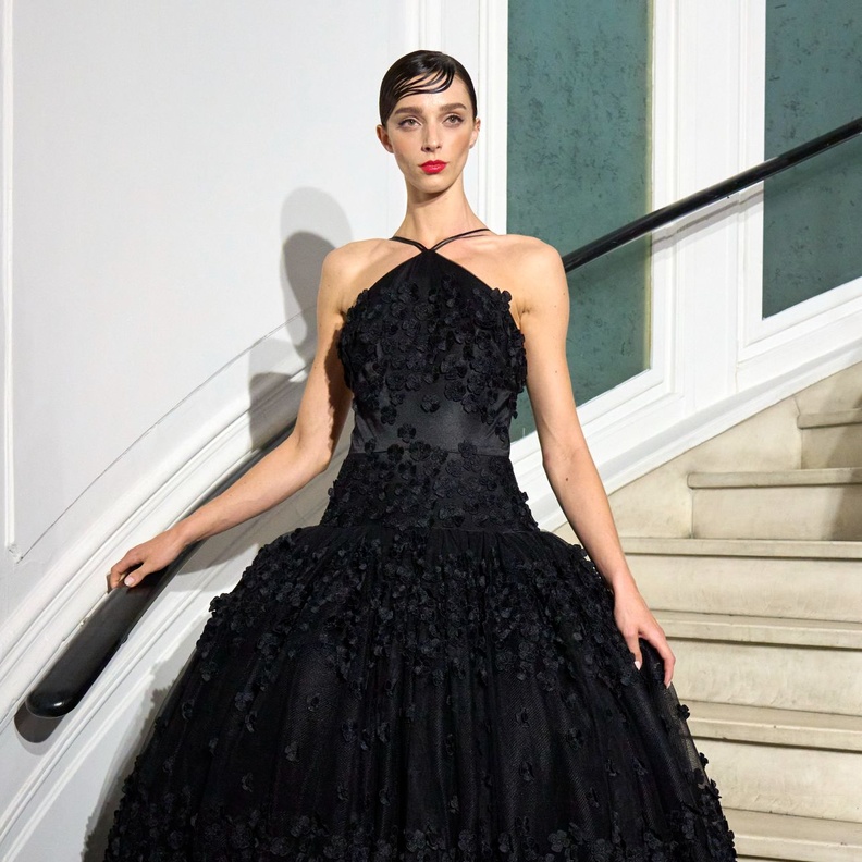 فساتين منفوشة تمنحك إطلالة غير تقليدية هذا الصيف