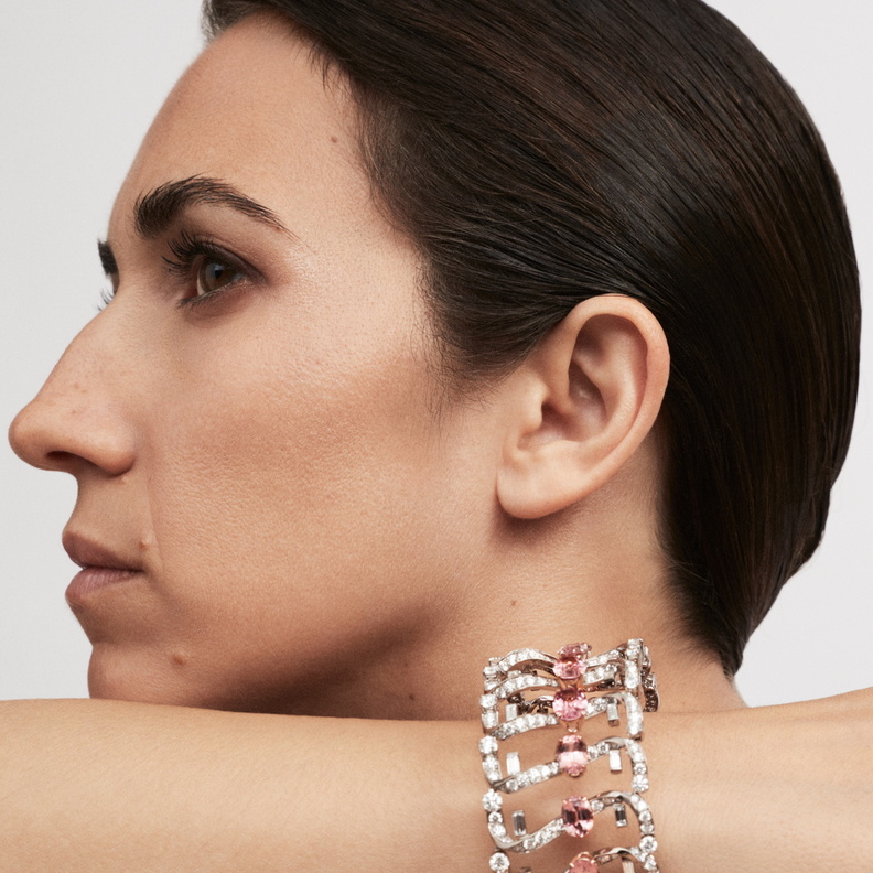 دار فندي تقدم مجموعة FENDI TRIPTYCH للمجوهرات الراقية 2023